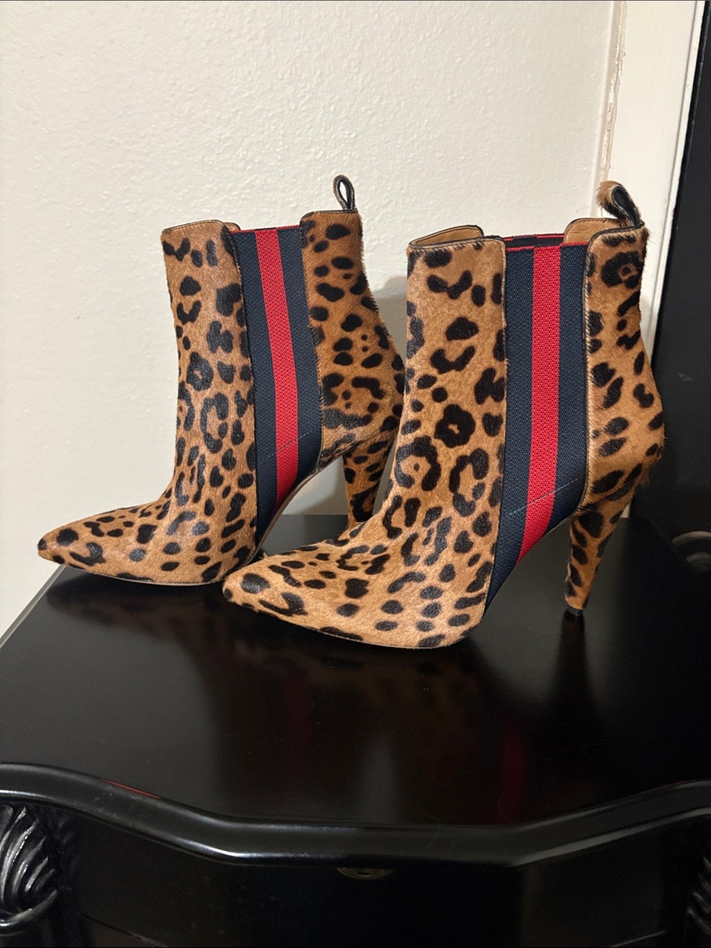 Veronica Beard sz 39 Leopard Print Ankle Boots with Red & Black Stripe - Picture 4 of 11